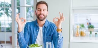 Mindful Eating and Intuitive Eating: What’s the Difference? mindful eating or intuitive eating