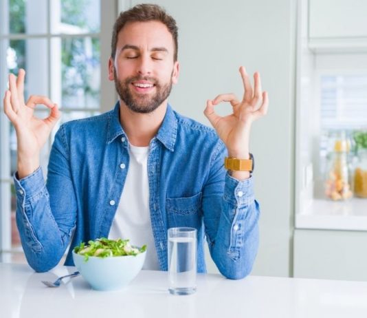 Mindful Eating and Intuitive Eating: What’s the Difference? mindful eating or intuitive eating