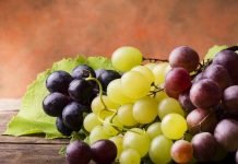 Which Grapes Are Better for You: Red, Black, or White? white grapes red grapes black grapes